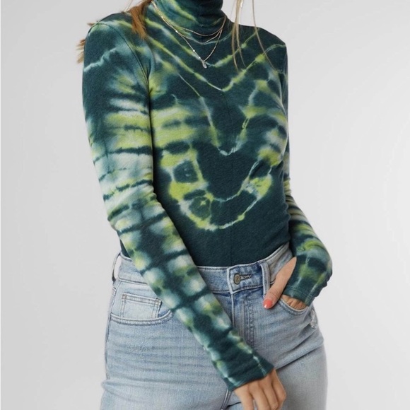 Free People We The Free Tie Dye Knit Turtleneck Long Sleeve Top L - Picture 1 of 9
